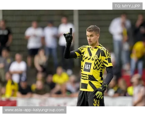 多特门将五连神扑登上头条：德国豪门的钢铁守护者，实力爆发引发热议