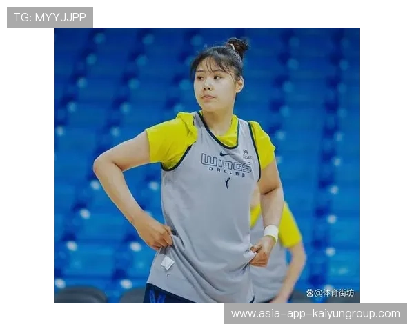 护具时尚感拉满，李月汝自拍自带女王气场！，李月汝哽咽