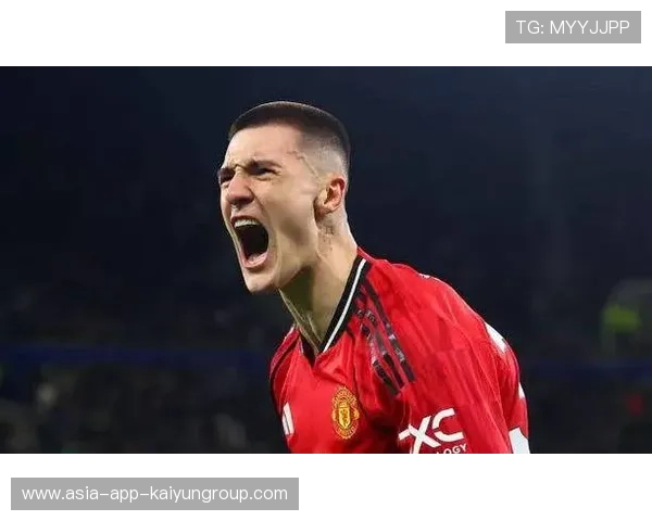 曼联新星谢什科强势登场,比赛中大放异彩 曼联新星谢什科强势登场,比赛中大放异彩