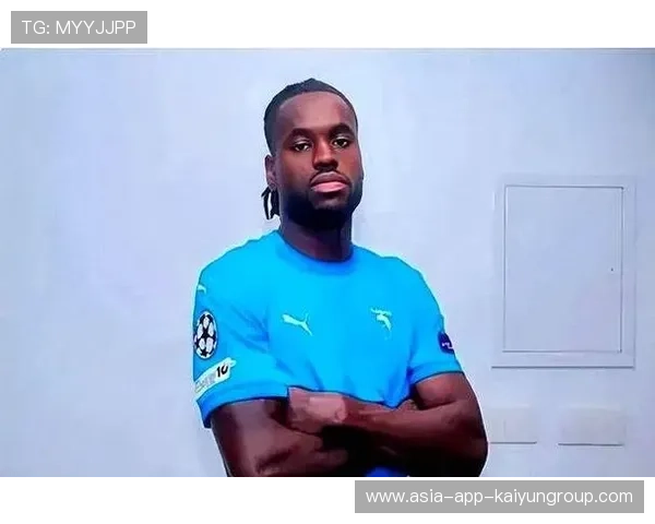 重庆铜梁龙迪马塔内切后分球,点球点位置出现机会 重庆铜梁龙迪马塔内切后分球,点球点位置出现机会